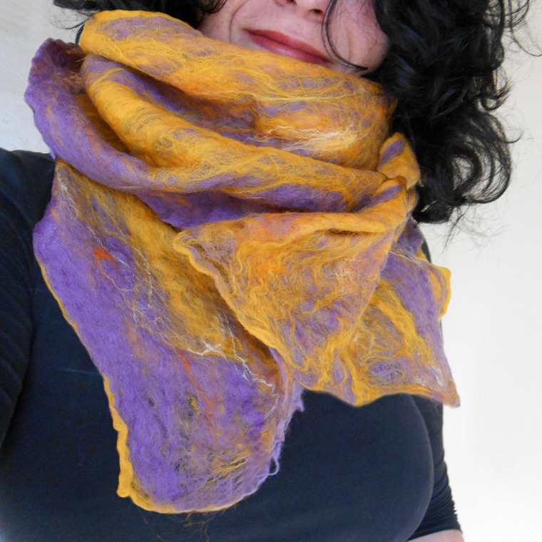 cobweb felted scarf -violet fire-