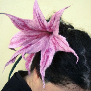 felted flower -pink-